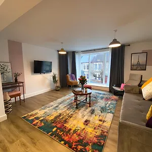 Riverside With 2br Flats At The Centre-parking-balcony 公寓 剑桥